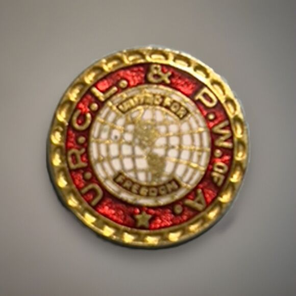 United Rubber Cork Linoleum & Plastic Workers of AMERICA -URCL & PW of A- Pin - Picture 1 of 3